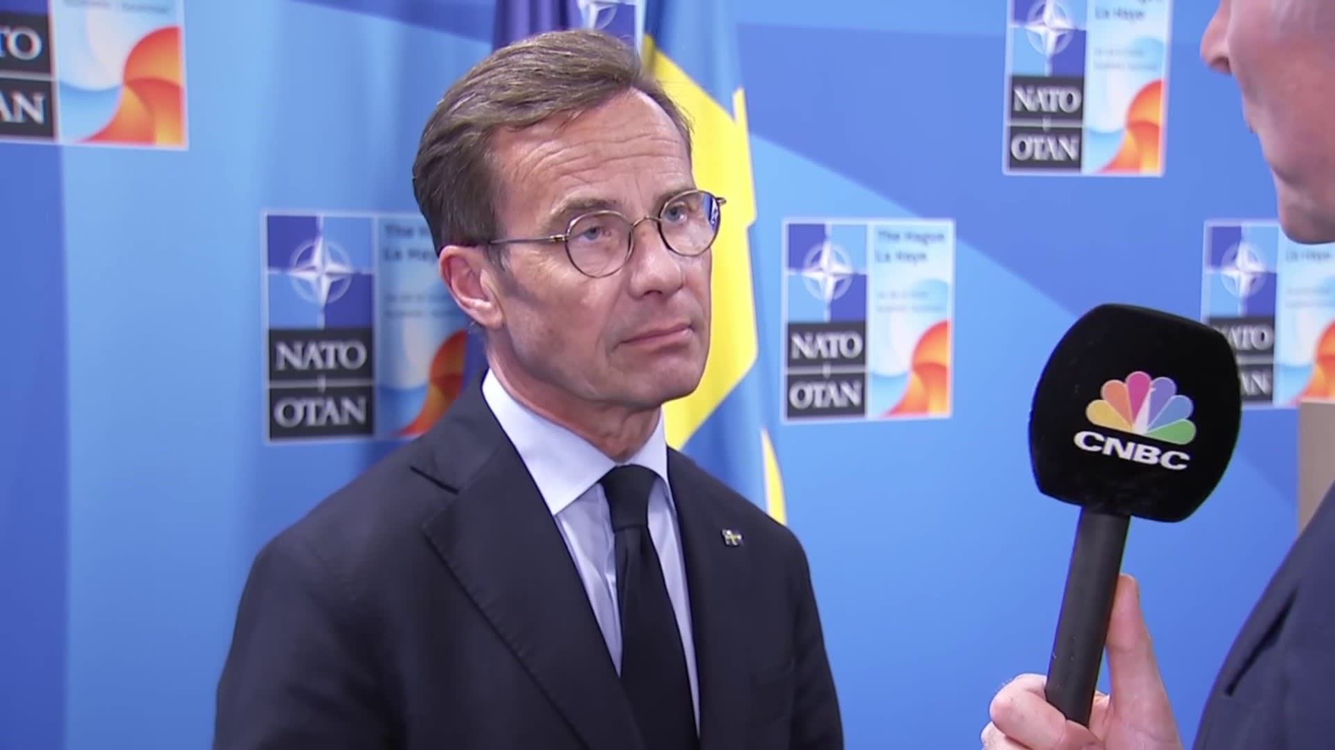 "We should increase our support to Ukraine", says Swedish PM
